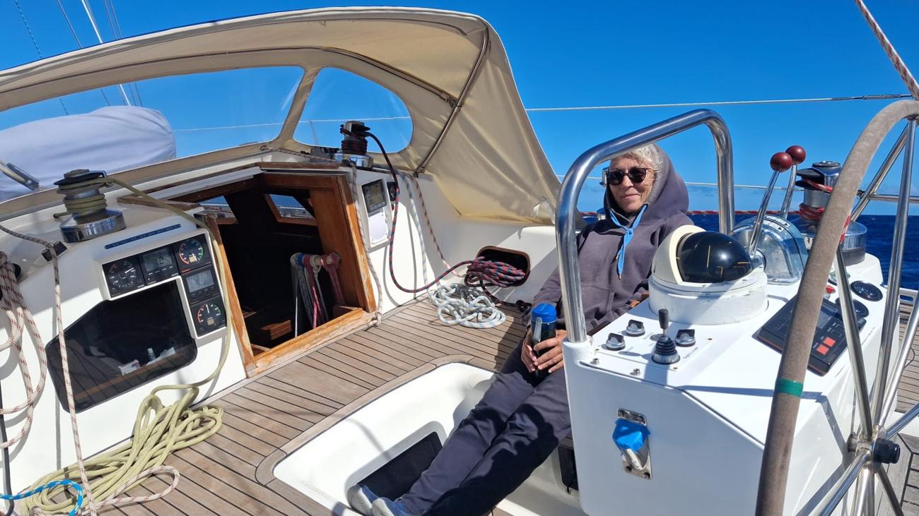 der Pulli als kombinierter Wind- und Sonnenschutz