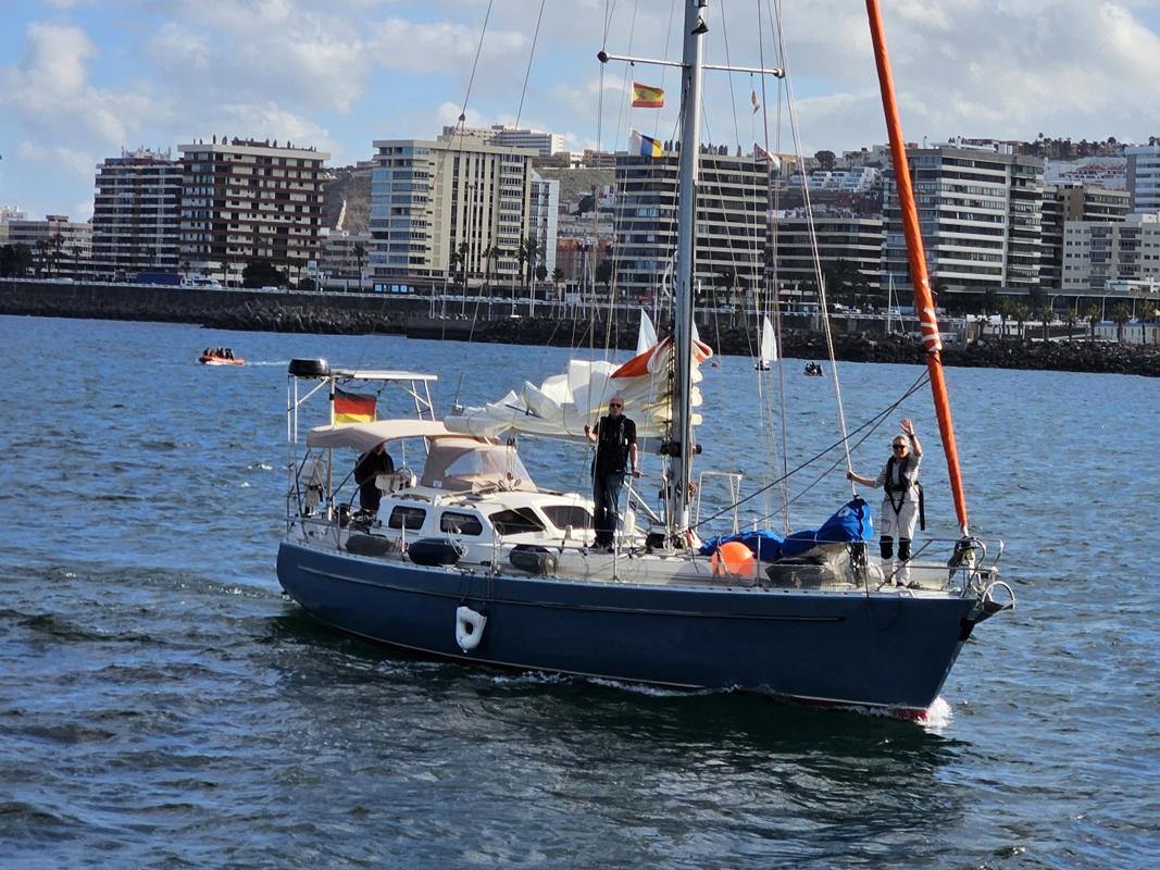 Hier begrüßen wir auch die Crew der Northern Gannet.