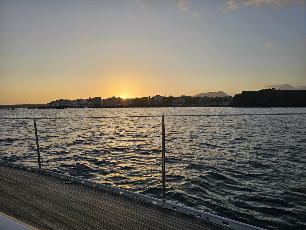 ...mit schönem Sonnenuntergang