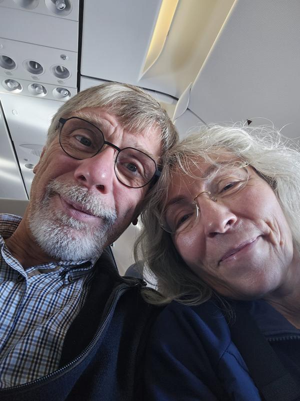 Nach 4 Wochen Winter in Deutschland sitzen wir im Flieger nach Teneriffa.