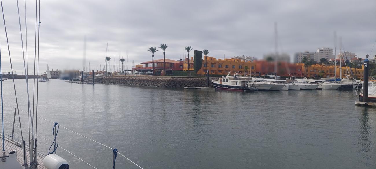 Der Hafen für die nächsten stürmischen Tage empfängt uns freundlich.
