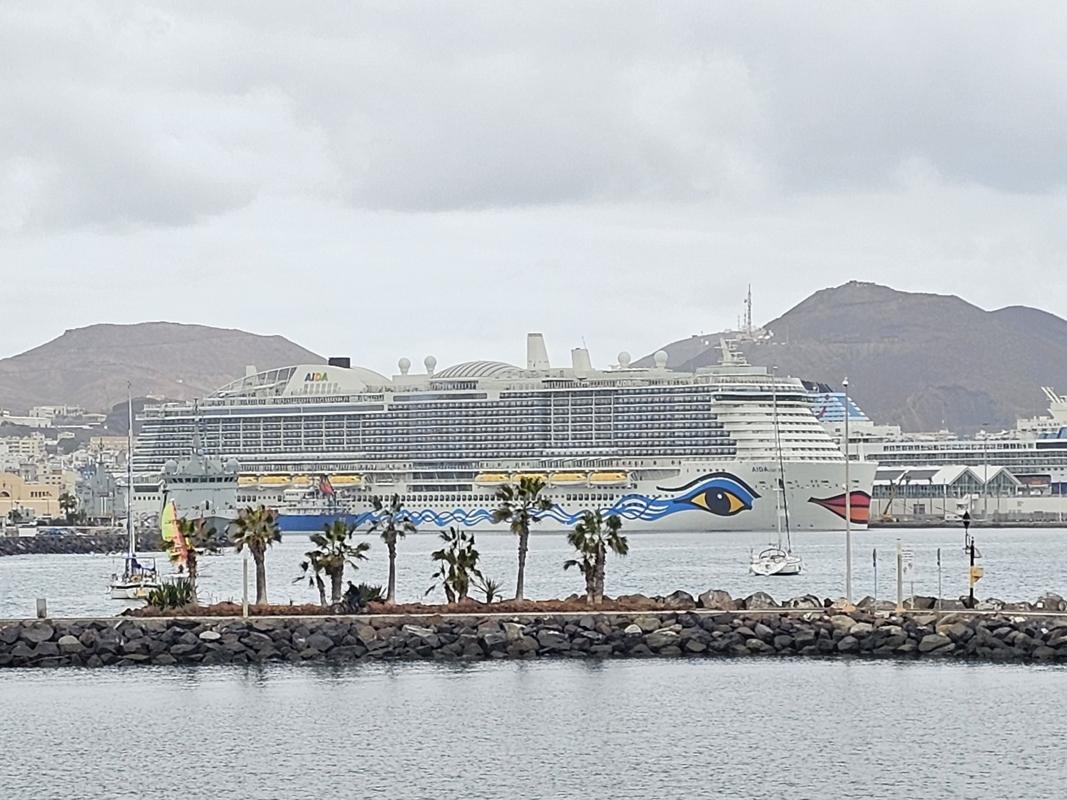 Heute ist die AidaCosma im Hafen von Las Palmas.