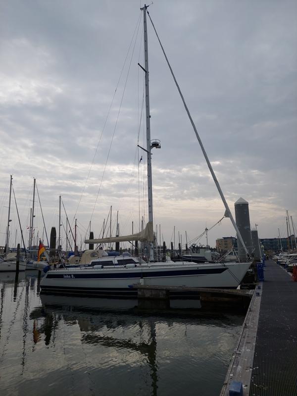 John B. in der recht leeren Marina Seaport Ijmuiden
