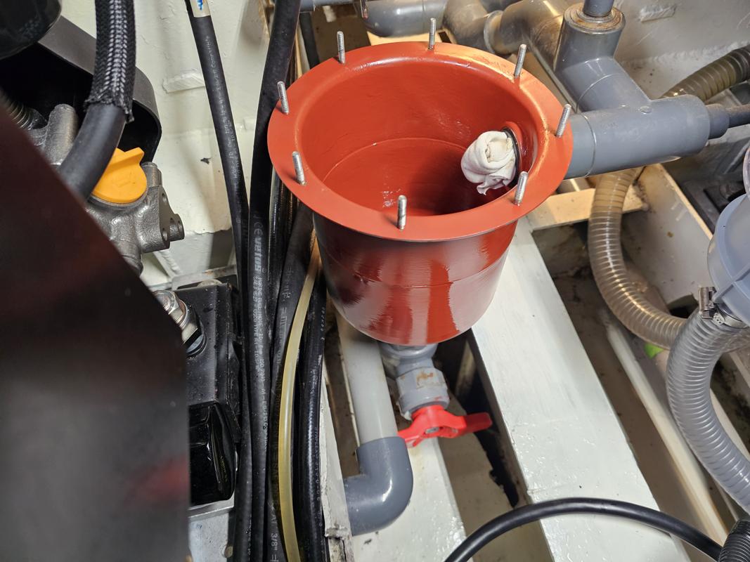 Der Seewasserhauptfilter, der Generator, Toilette, Kühlaggregat und bald die Meerwasserentsalzung versorgt, muss gepflegt werden.